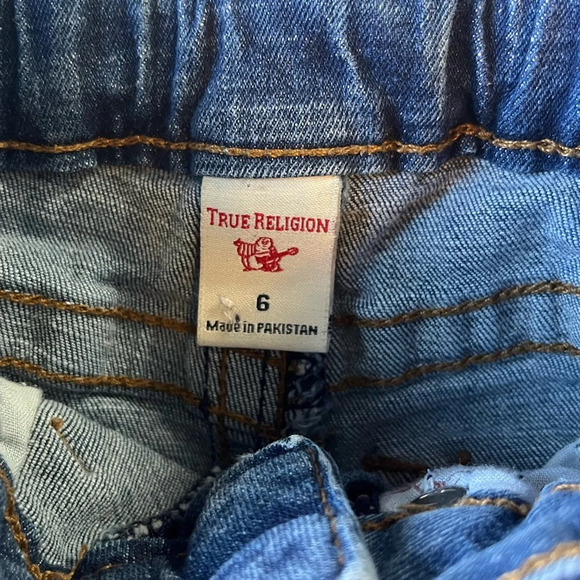 True Religion Relaxed Slim cut jeans, kid size 6 unisex - Picture 4 of 7